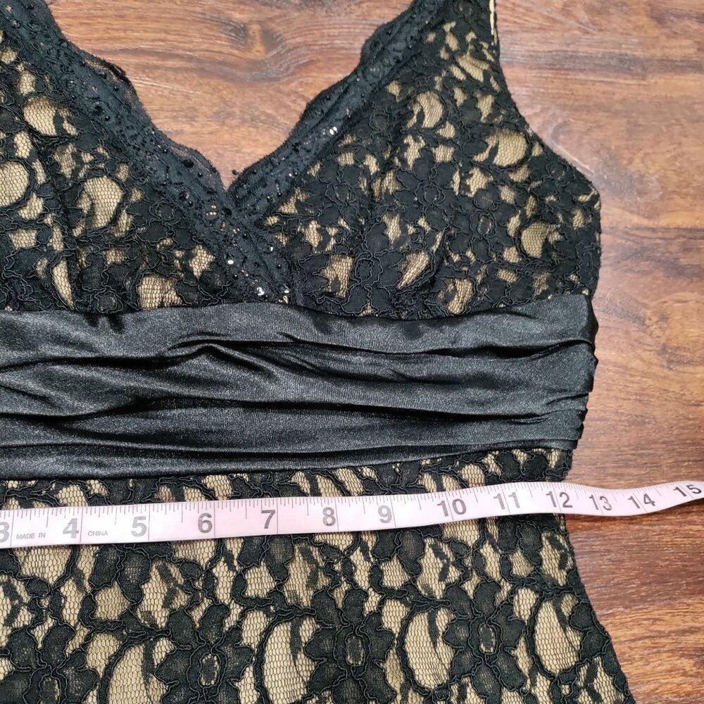 S.L. Fashions Elegant Black Floral Lace V-Neck With Satin Waistband Dress Size 4 - Picture 9 of 10